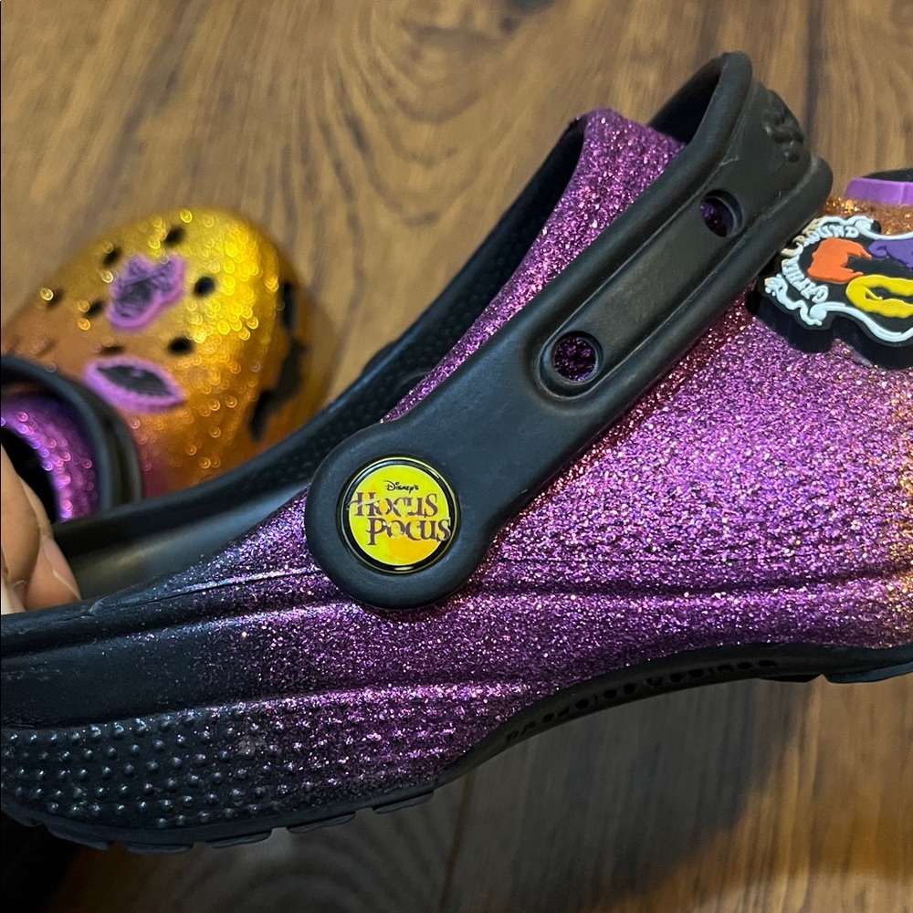 CROCS Disney Hocus Pocus Limited Edition Clogs - Picture 6 of 6